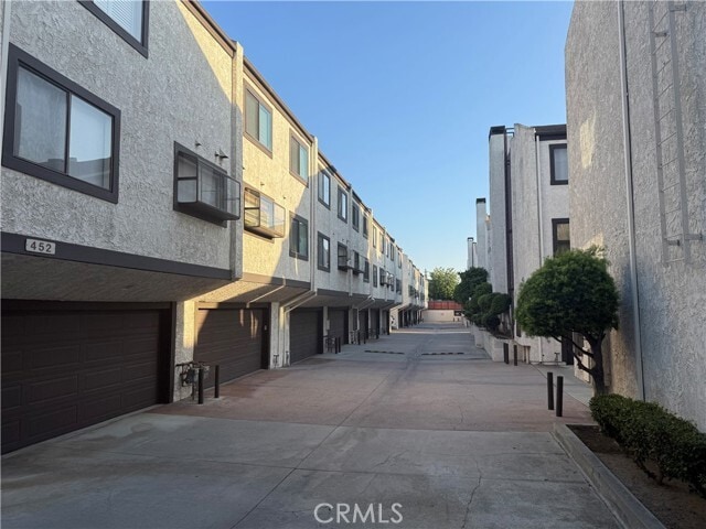 Building Photo - 452 W Huntington Dr