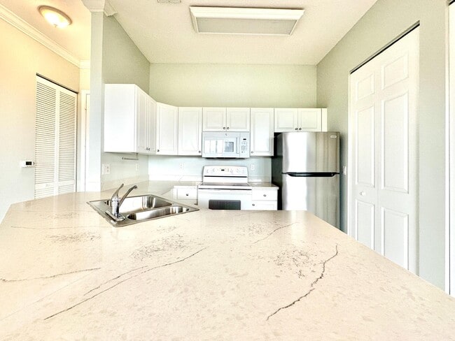 Building Photo - 4600 SW 160th Ave