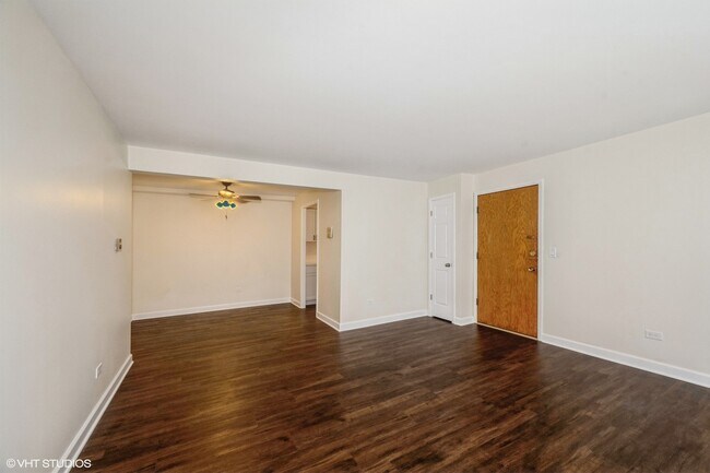 Building Photo - 5102 N Leonard Dr