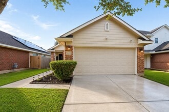 Building Photo - 4823 Canyon Blanco Dr