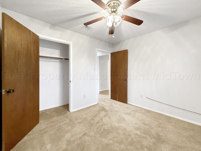 Building Photo - 841 S Atkerson Ln