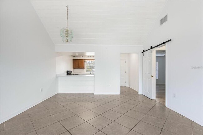 Building Photo - 1134 Villa Ln