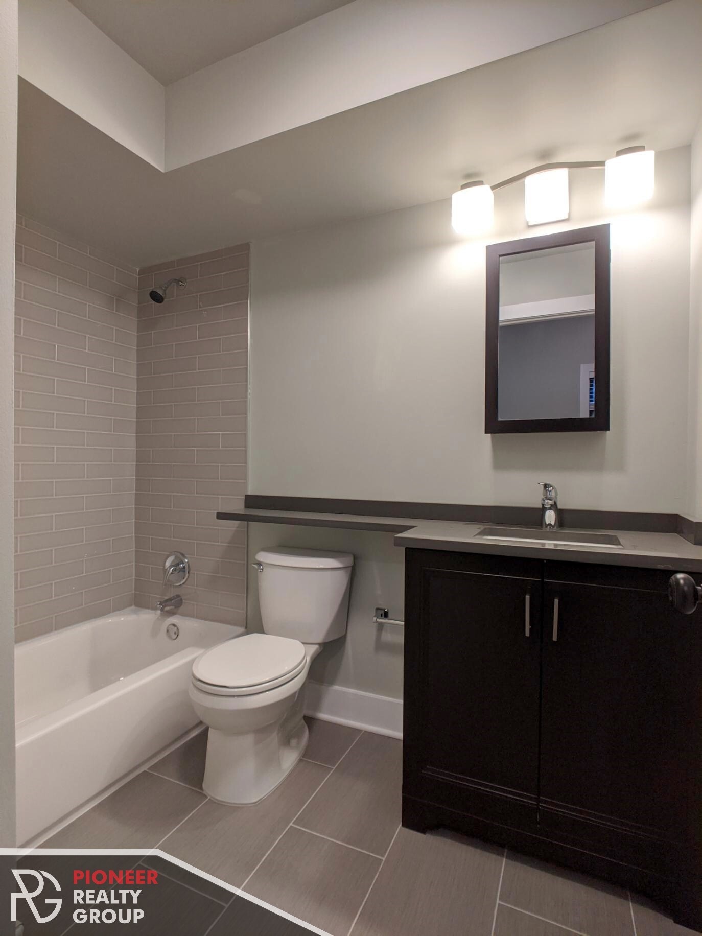 Building Photo - 1437 N Dearborn St