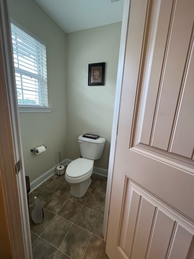 Building Photo - 616 Piedmont Ave