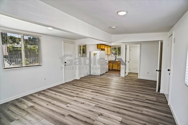 Building Photo - 23830 Newhall Ave