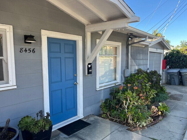 Primary Photo - 8454-56 Lemon Ave