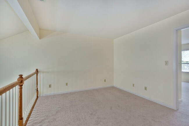 Building Photo - 1482 Ashland Dr