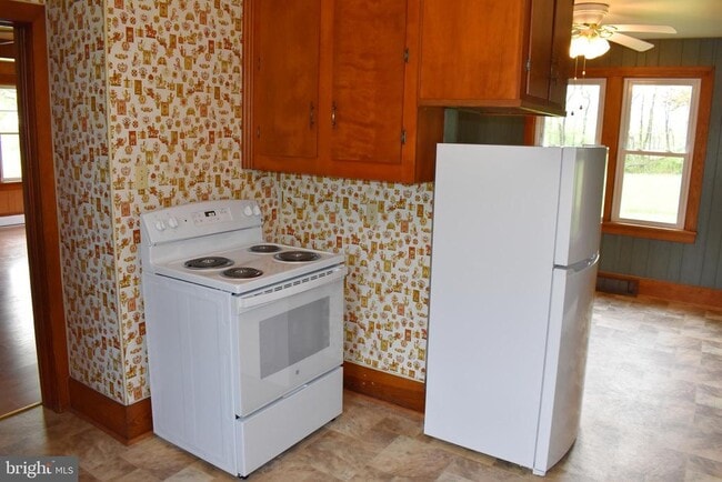 Building Photo - 9526 Circle Dr