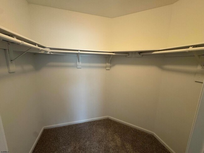 Building Photo - 10 Starboard Ct