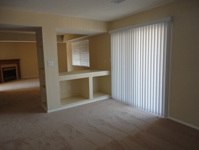 Building Photo - 6801 Augusta Hills Dr NE