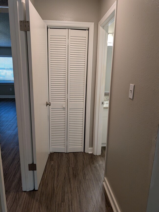 Building Photo - 447 Cactus St