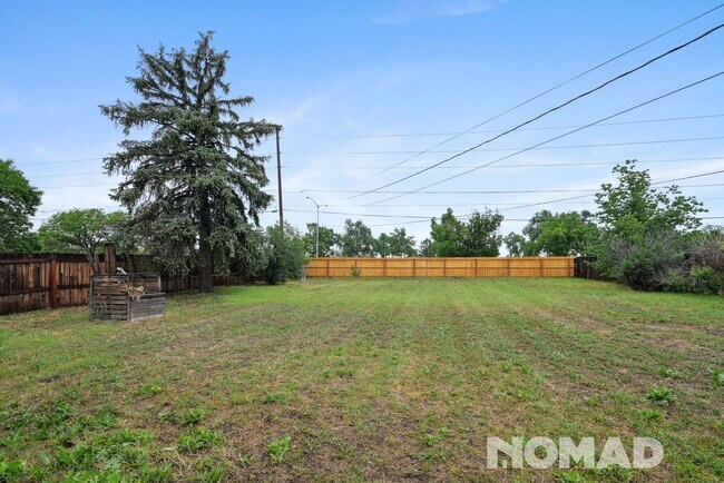 Building Photo - Spacious 5BR House in Aurora