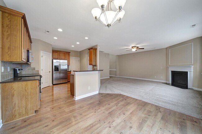 Building Photo - Beautiful Three Bed Two and Half Bath Town...