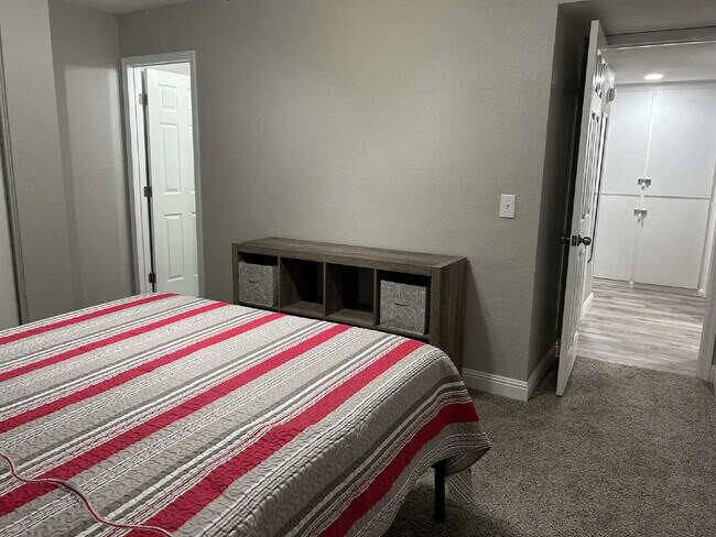 Building Photo - "Well Maintained 3-Bedroom, 2 Bathroom in Yuma Valley!"