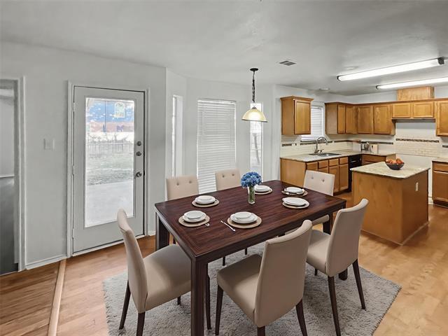 Building Photo - 611 Mariposa Dr