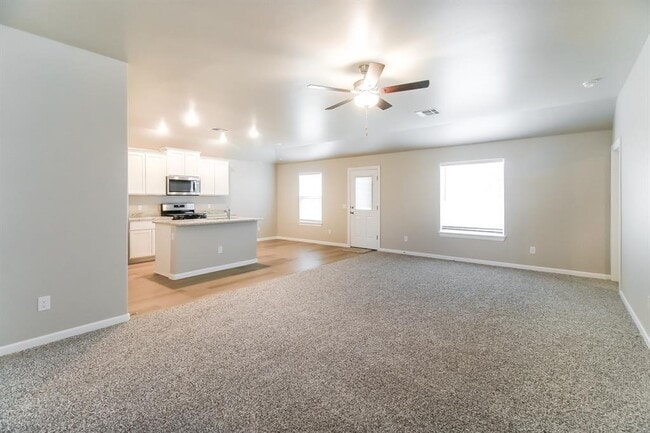 Building Photo - 2516 Rosewood Ln