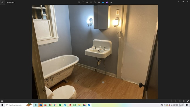 Building Photo - 425 W 4th St