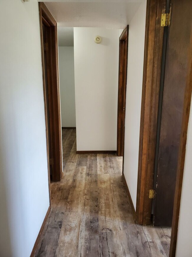 Building Photo - 5528 Fiesta Ln
