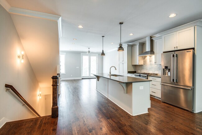 Building Photo - 3BR/3.5BA is Right Size, Right Price, and Right Nice at 8th & Wedgewood!!!