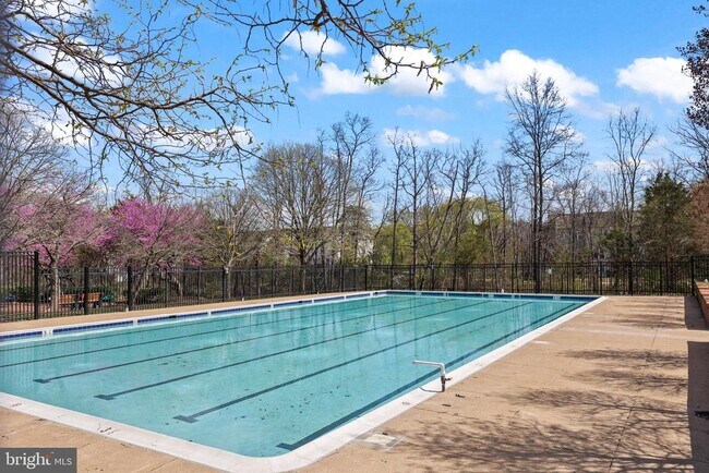 Building Photo - 21877 Elkins Terrace