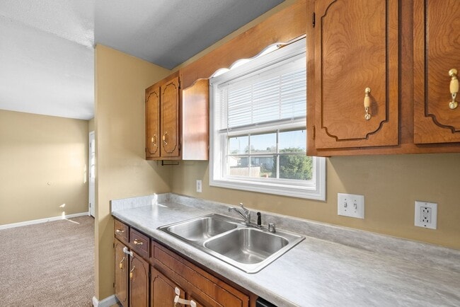 Building Photo - 521 Gainey Dr