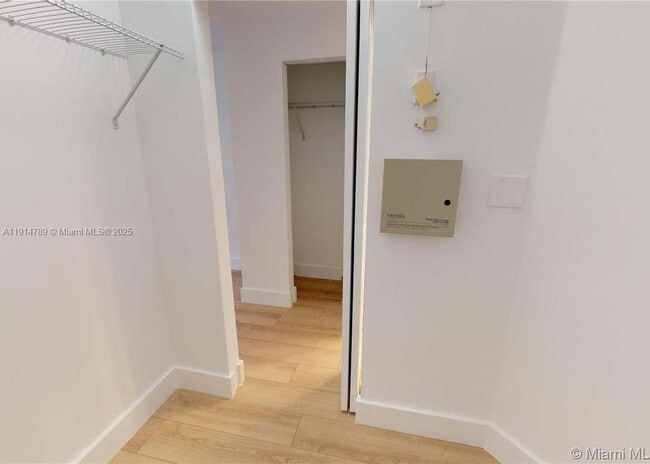 Building Photo - 5081 NW 116th Ct