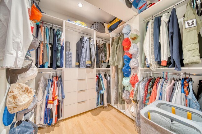 Building Photo - 1940 SW 32nd Pl