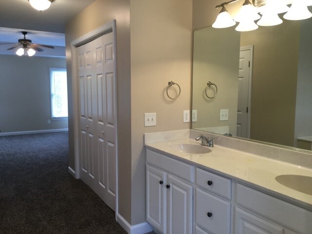 Building Photo - 905 Wonderland Pass