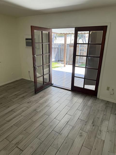 Building Photo - 7069 Russan Ln