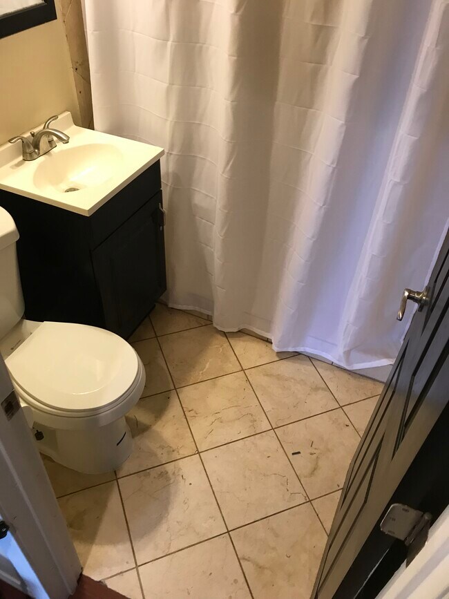 Building Photo - 4318 Glen St