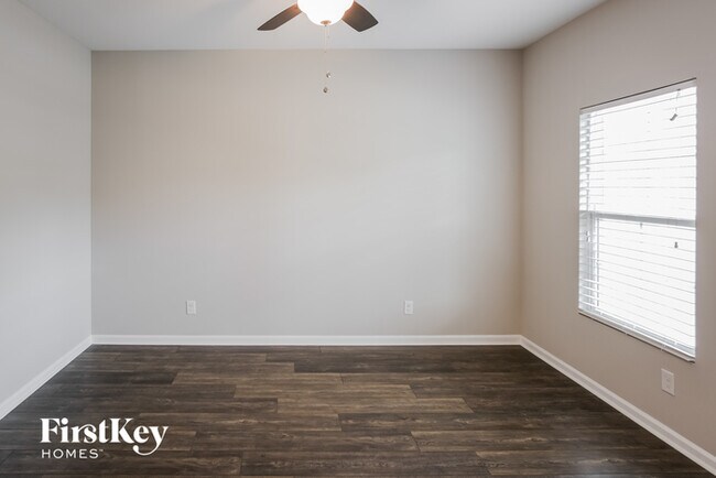 Building Photo - 506 Tarleton Dr