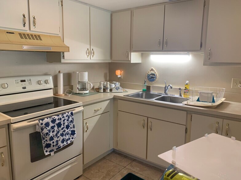 Building Photo - 5500 Ocean Shore Blvd