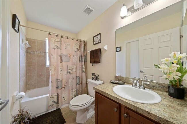 Building Photo - 6518 Crescent Loop