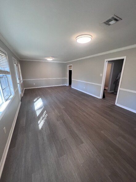 Building Photo - 1619 Dudley Ln