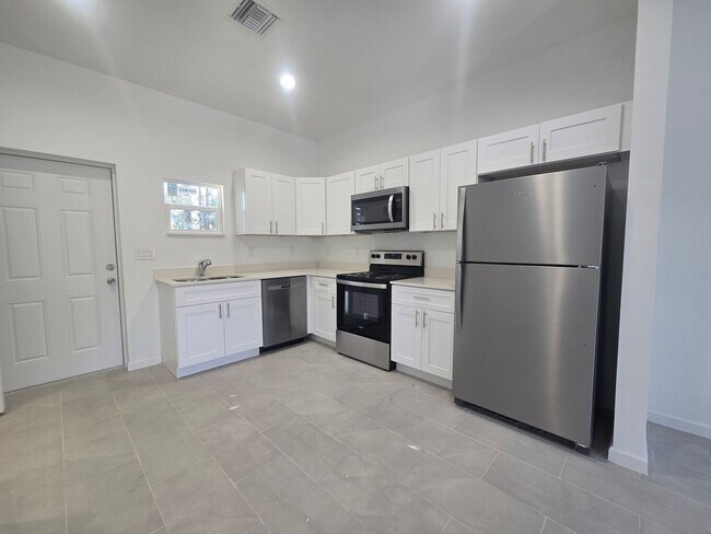 Building Photo - Brand new 2/2 in Lehigh Acres