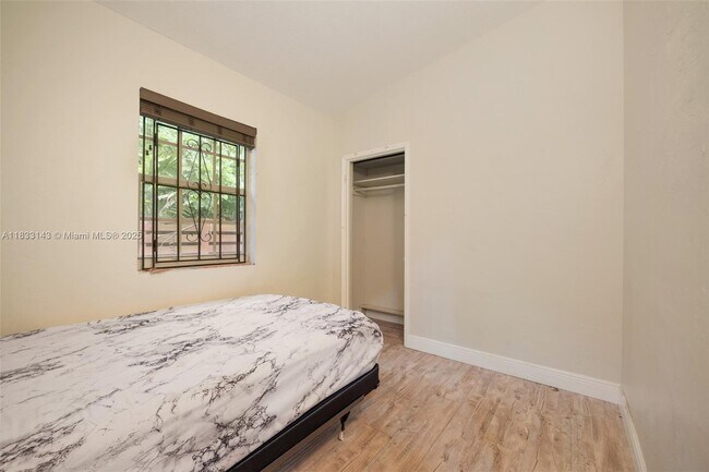 Building Photo - 6401 SW 63rd Ct