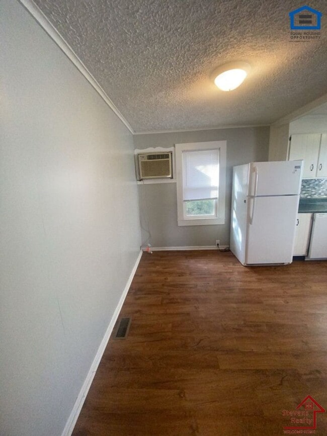 Building Photo - 3427 S Haven Rd