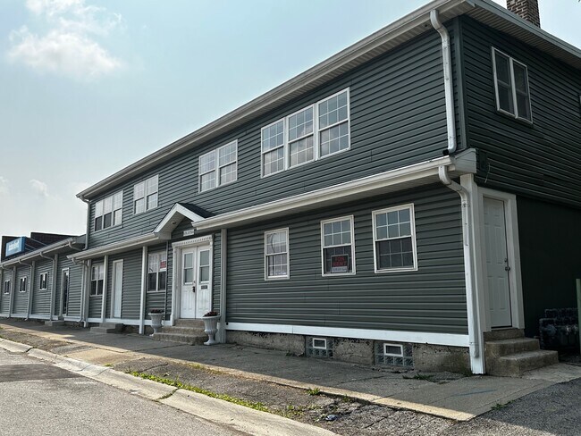 Building Photo - 10 W 33rd Pl