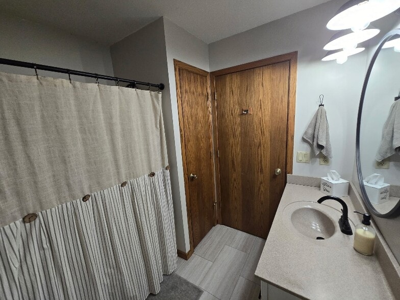 Building Photo - N9362 7th Ave