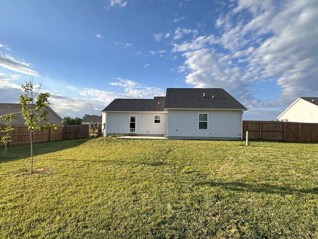 Building Photo - 243 Beaver Tavern Dr