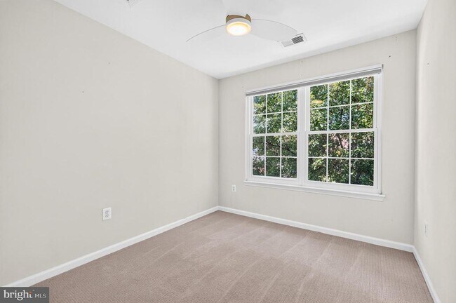 Building Photo - 967 Herons Run Ln