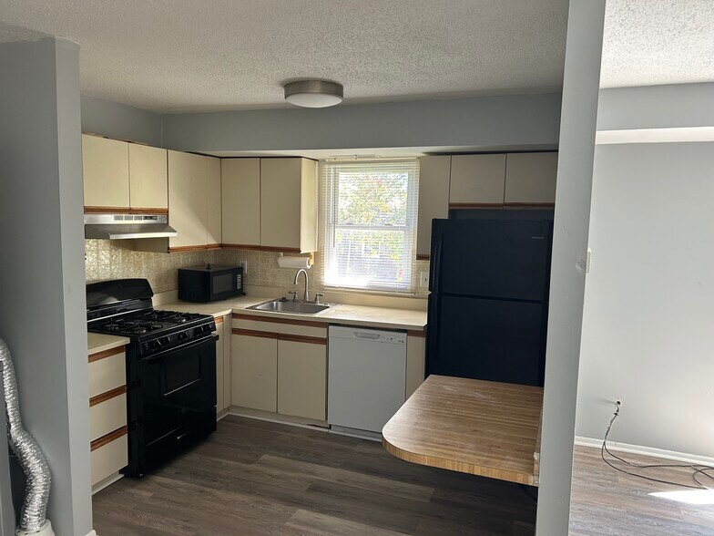 Building Photo - 11913 Tarragon Rd