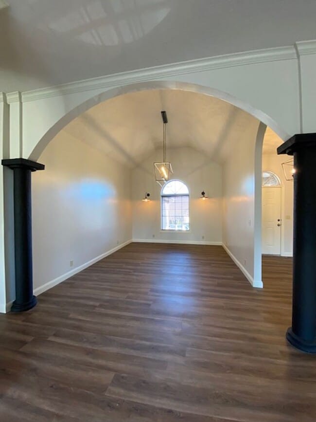 Building Photo - 5117 S Nettleton Ave