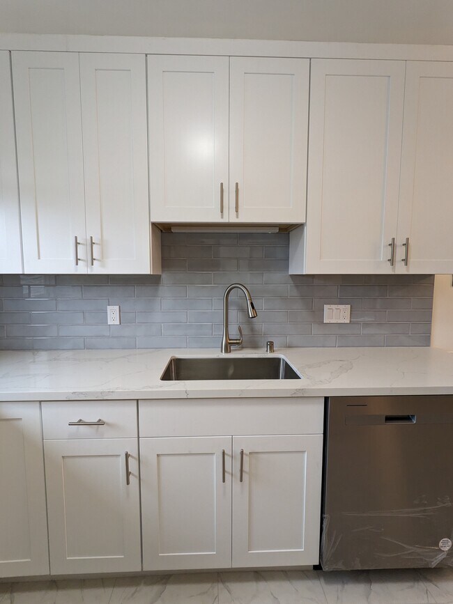 Building Photo - 3208 Countryside Dr