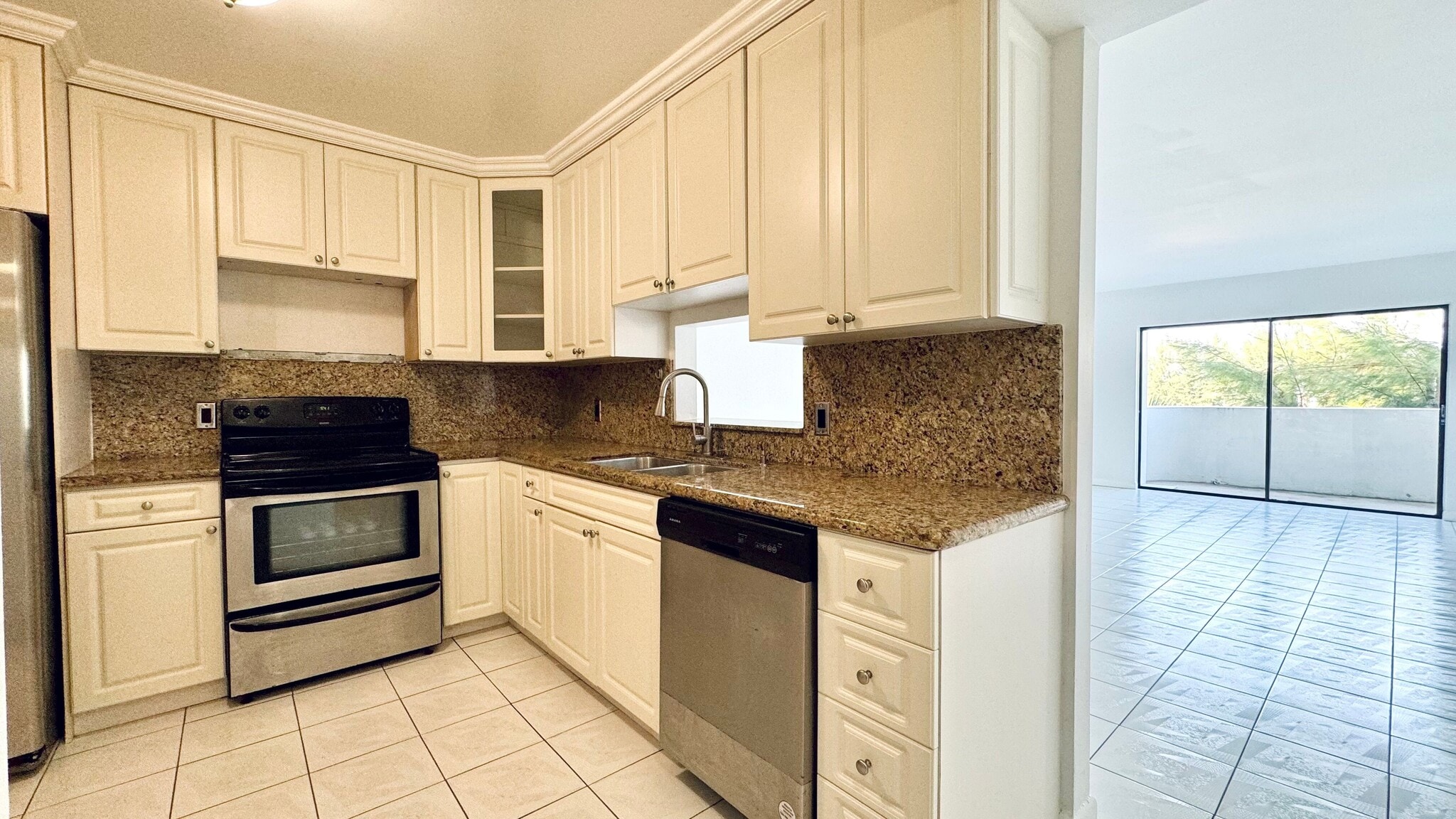 Kitchen - 130 S Shore Dr