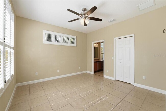 Building Photo - 950 E Broadway St