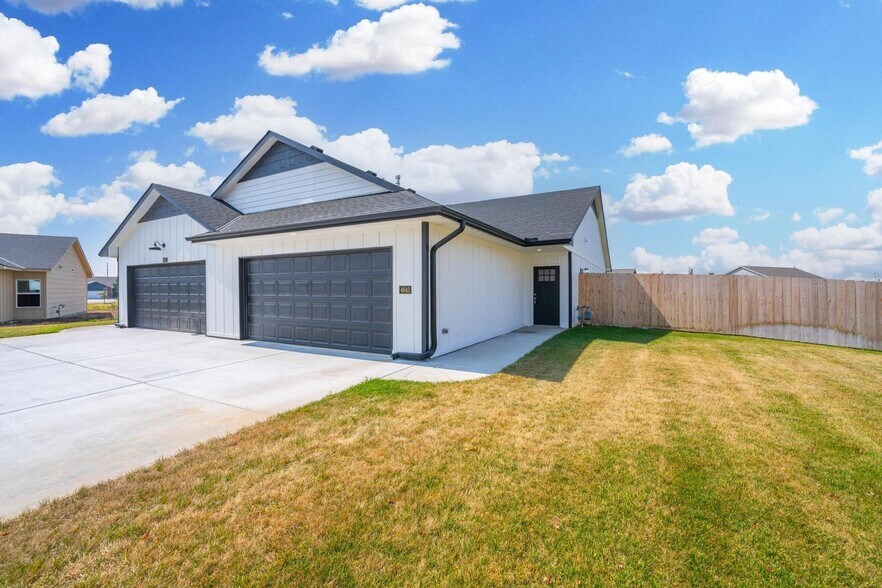 Building Photo - 3513 W 45th St S