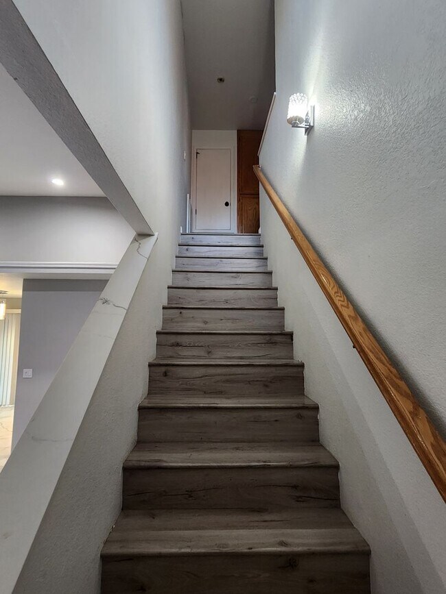 Building Photo - 1609 Cashmere Dr