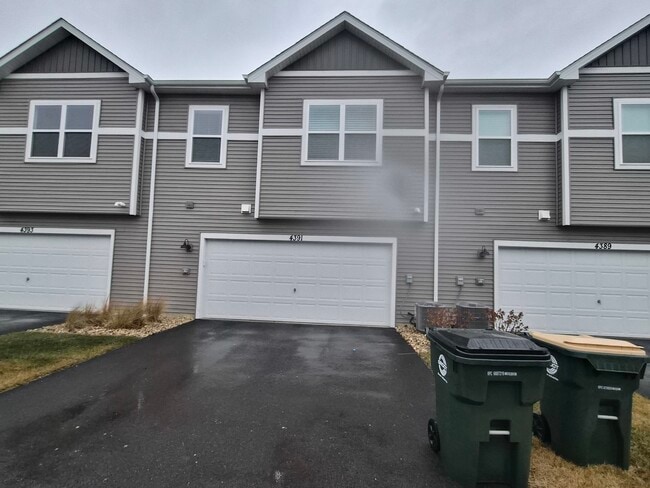 Building Photo - 4391 Chelsea Mnr Cir