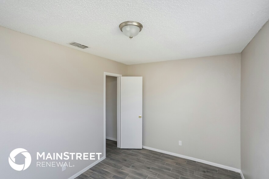 Building Photo - 6409 Stardust Dr S